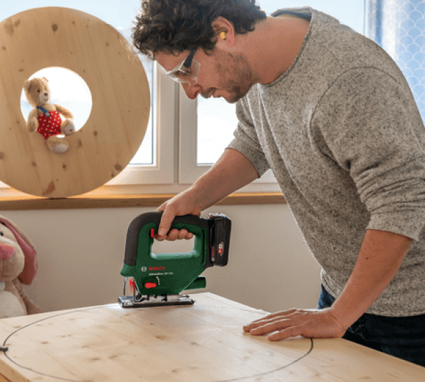 Akumulatora figūrzāģis BOSCH UniversalSaw 18V-100 - bez akumulatora un lādētāja