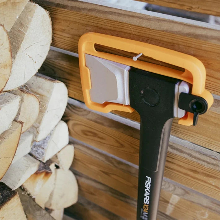 Fiskars X-Series M skaldīšanas cirvis | Efektīvai malkas skaldīšanai