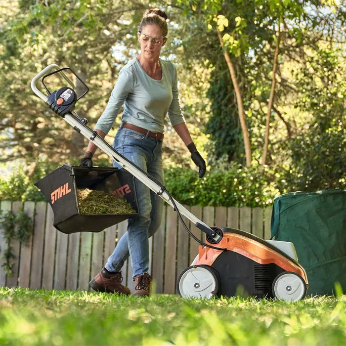 STIHL RLA 240 akumulatora aerators un skarifikators 34 cm | Veselīgam un koptam zālienam