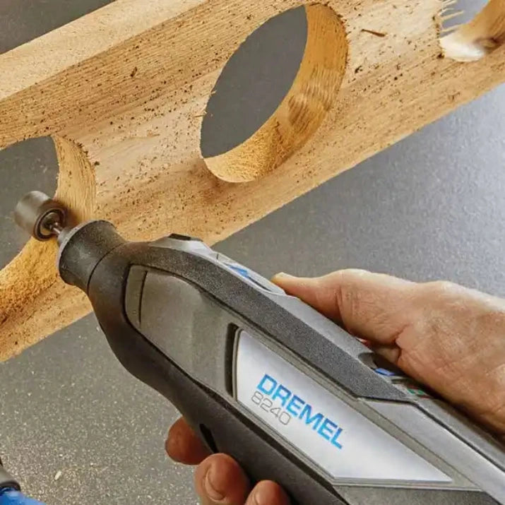 Dremel 8240-5 ar 5 piederumiem *akumulatora