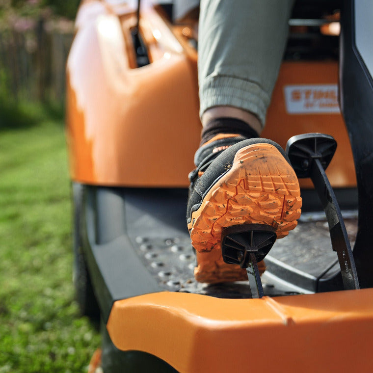 STIHL RT 4112 SZ dārza traktors 110 cm | Ātrai un efektīvai lielu teritoriju pļaušanai