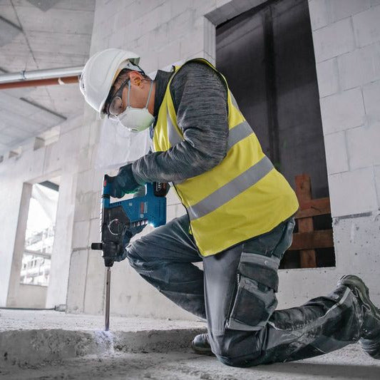 Akumulatora perforators BOSCH UniversalHammer 18V - bez akumulatora un lādētāja