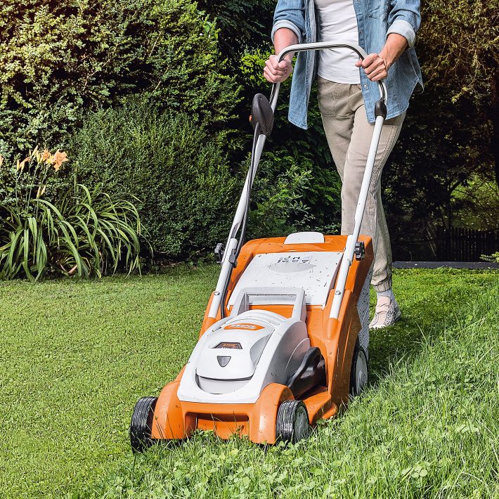 STIHL RMA 339 akumulatora zāles pļāvējs 37 cm | Klusai un ērtai zāliena kopšanai