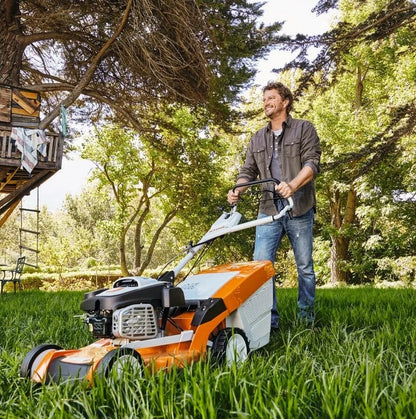STIHL RM 443 benzīna zāles pļāvējs 41 cm | Kompakts pļāvējs zālieniem līdz 1200 m²