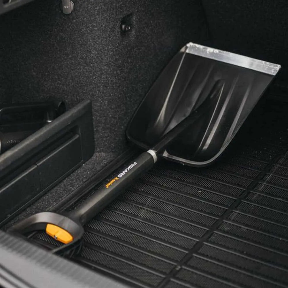 Mašīnas sniega lāpsta Fiskars Plus