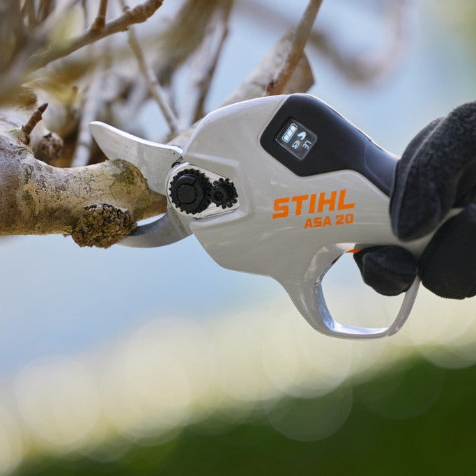 STIHL ASA 20 akumulatora atzarošanas šķēres | Ērtai un precīzai zaru griešanai