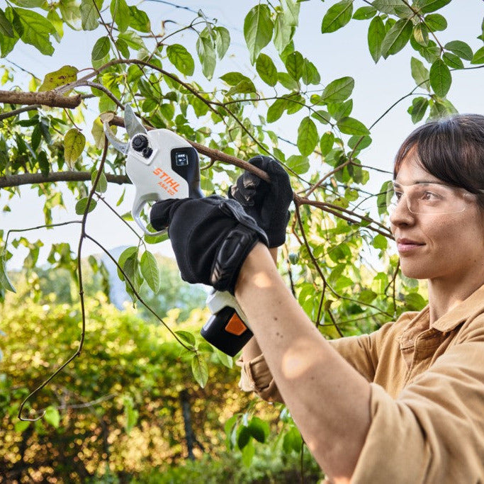STIHL ASA 20 akumulatora atzarošanas šķēres | Ērtai un precīzai zaru griešanai